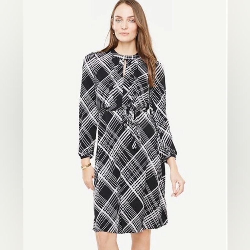 Ann Taylor Black Stripe Plaid Jersey Knit Flowy Long Sleeve Midi Dress Workwear